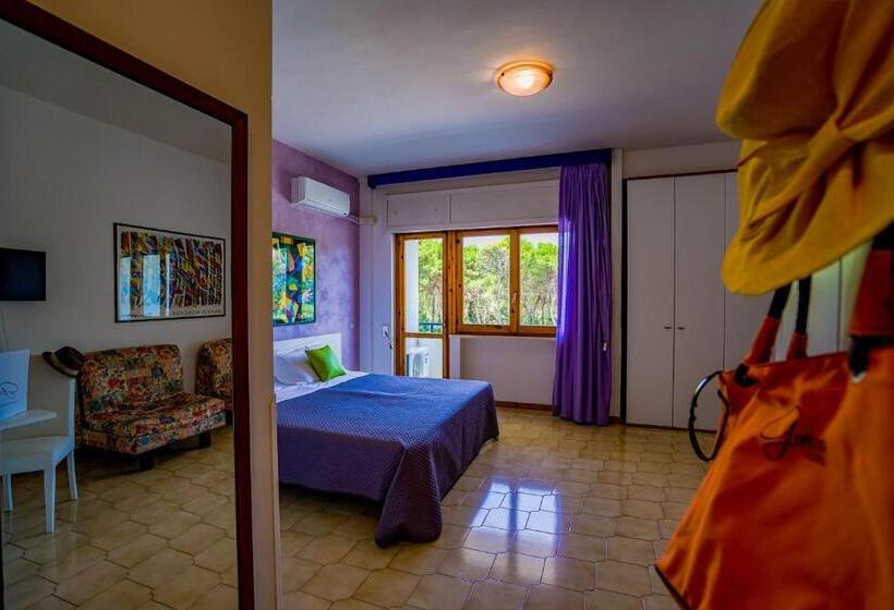 استودیوی استاندارد, Gh Campoverde Village