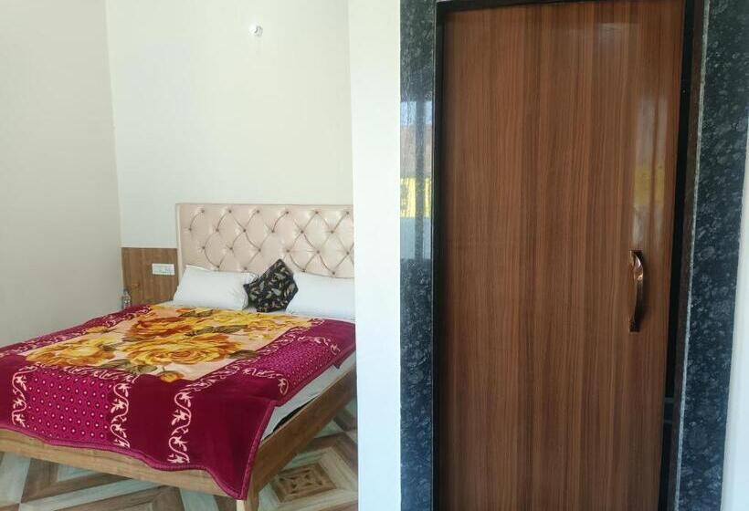 Трехместный Номер Deluxe, Pop 84706  J S R Palace Gardens