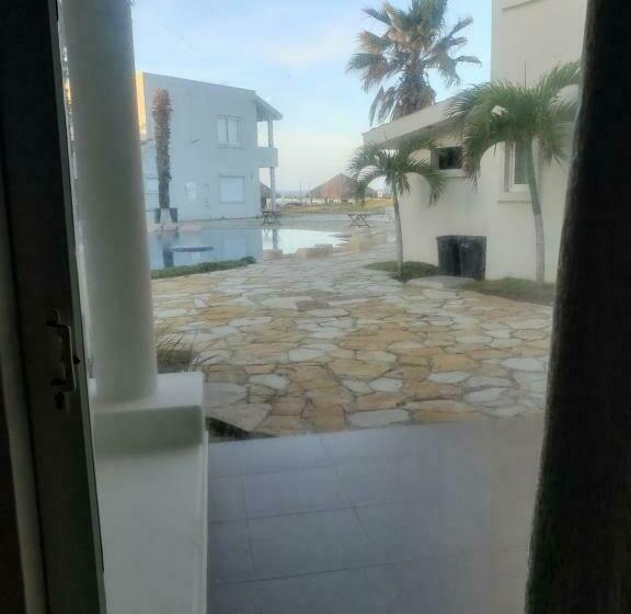 سوییت جونیور با چشم‌انداز استخر, Carasol Villas Y Suites Privadas