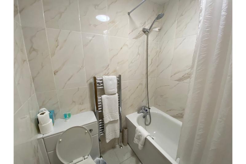 Номер Superior, Sk Baylis House