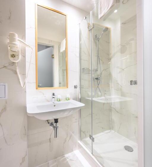 Номер Стандарт Индивидуальный, Roombach Hotel Budapest Center