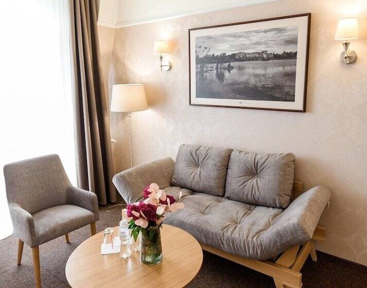 Полулюкс, Nota Bene Hotel & Restaurant