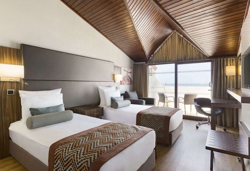 Семейный Номер Вид на Море, Ramada Resort By Wyndham Akbuk  All Inclusive