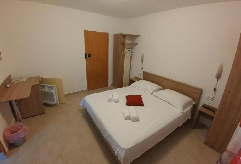 اتاق استاندارد با تخت بزرگ, Pansion Karoca