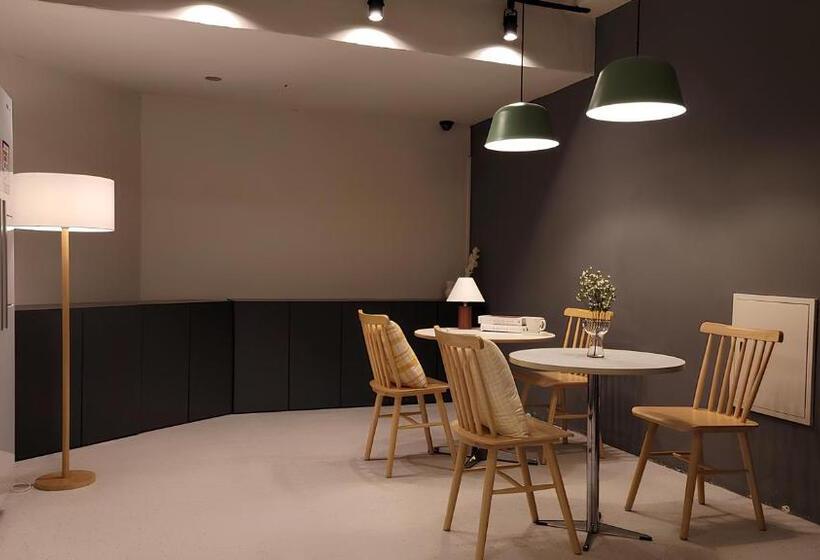 デラックスの４人部屋, Ssh Icon Hostel