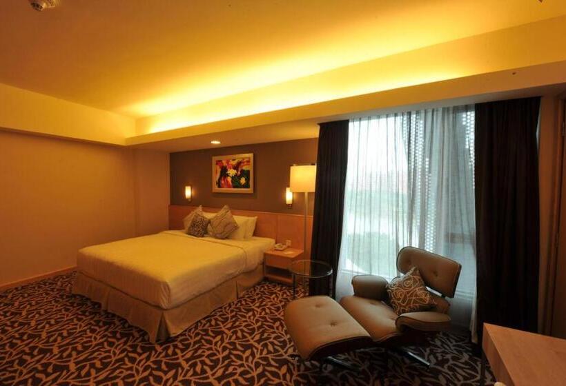 سوییت جونیور, The Everly Putrajaya
