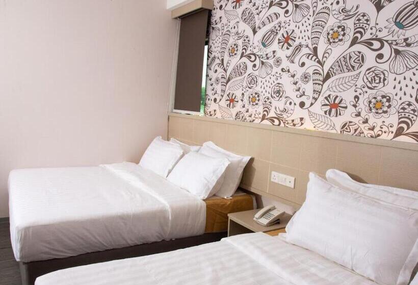 Семейный Номер, The Crown Hotel Klia