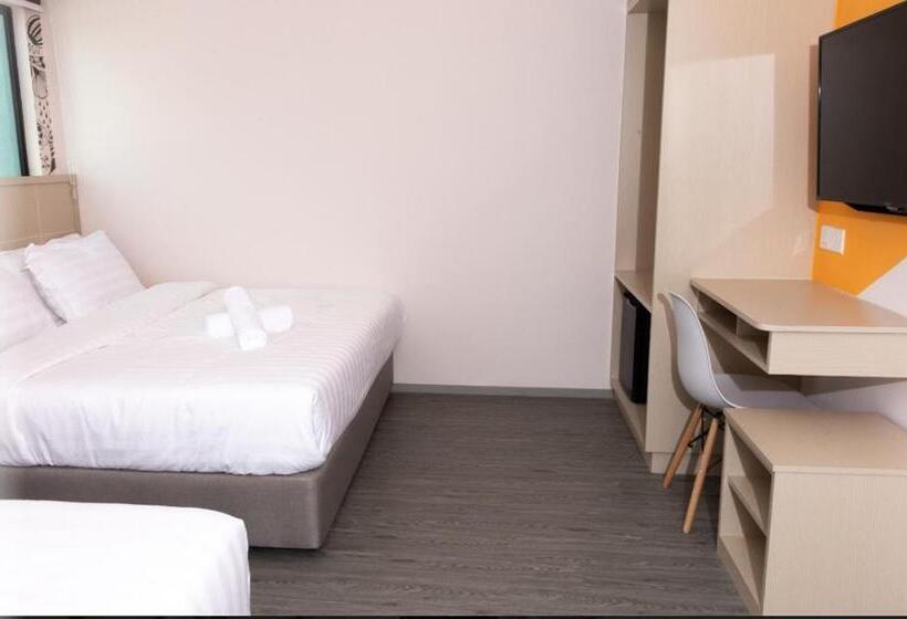 Семейный Номер, The Crown Hotel Klia