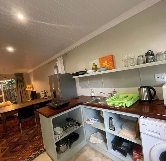 اتاق استاندارد, Sarah S Place  Heatherlands,george