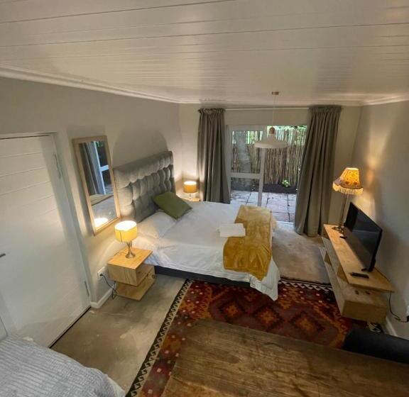 اتاق استاندارد, Sarah S Place  Heatherlands,george