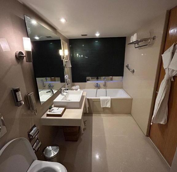 Номер Клуб, Fortune Select Sg Highway, Ahmedabad   Member Itc S Hotel Group
