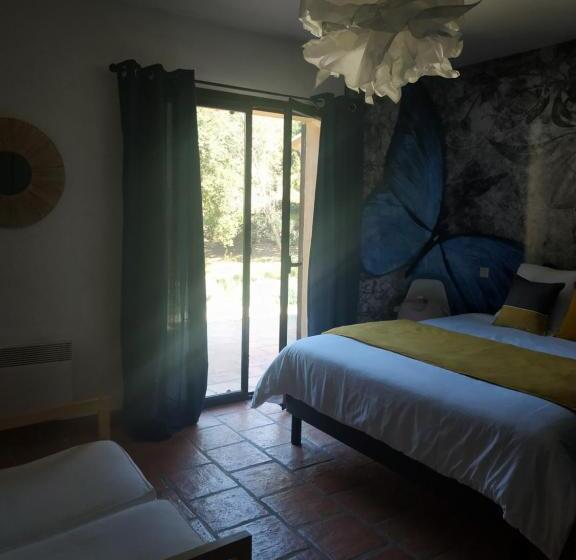 اتاق لوکس, Villa Bleucassis