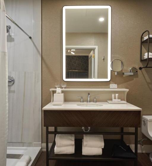 Номер Deluxe, The Chateau Grande