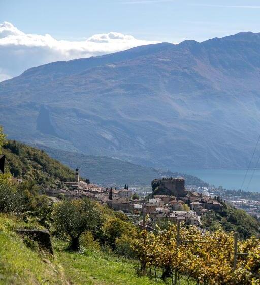 1 Bedroom Apartment Lake View, Al Trovante   Gardaslowemotion