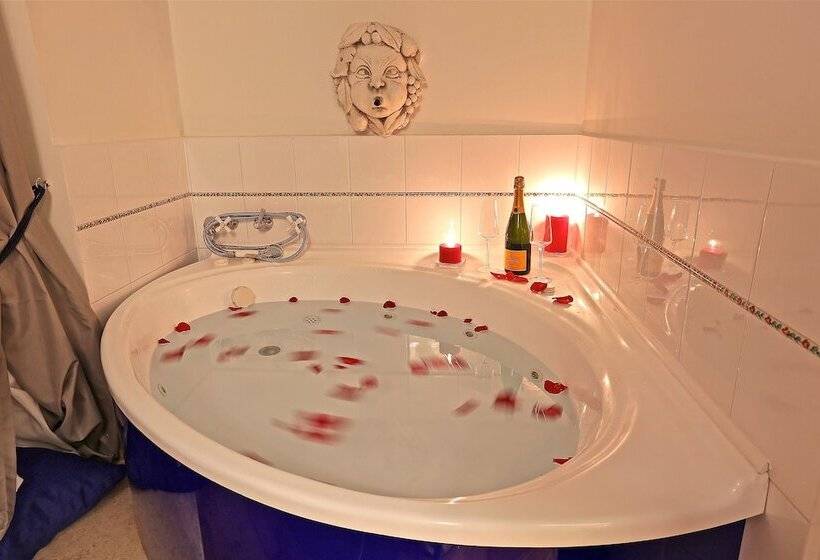 带按摩浴盆的套房, Liberty Rome Suites   Liberty Collection