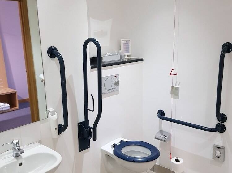 Номер Стандарт Адаптированный для Инвалидов, Holiday Inn Express Rotherham North By Ihg