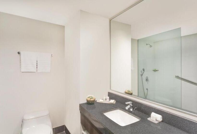 Номер Deluxe Кровать Кинг с Видом, Wyndham Guayaquil, Puerto Santa Ana