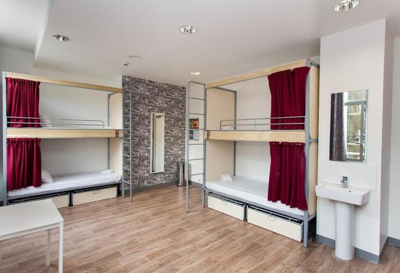 Bed in Gedeelde Kamer met Gedeelde Badkamer, St Christopher S Inn Paris   Gare Du Nord