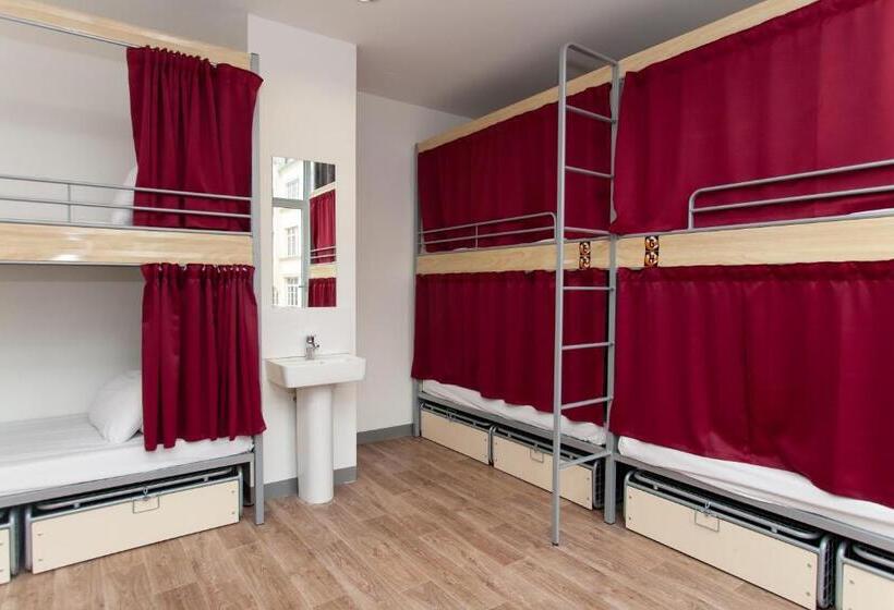 Bed in Gedeelde Kamer met Gedeelde Badkamer, St Christopher S Inn Paris   Gare Du Nord