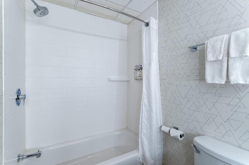 اتاق استاندارد با تخت بزرگ برای معلولان, Candlewood Suites Houma, An Ihg