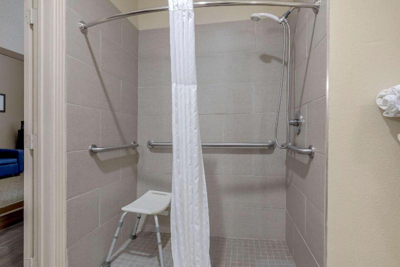 מיטת קינג בסוויטה, Comfort Suites