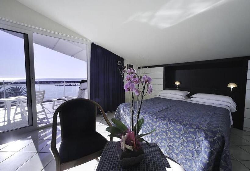 اتاق لوکس, Marinella