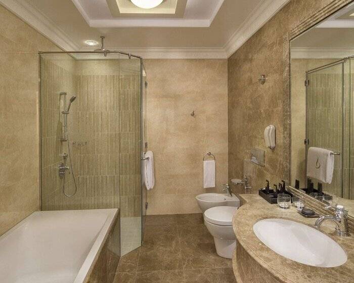 Cameră Deluxe, Royal Rose Abu Dhabi, A Curio By Hilton Affiliated