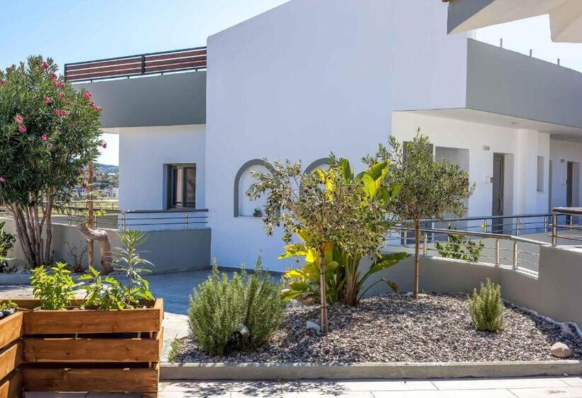 2 Bedroom Apartment Garden View, Hillside Studios & Apartments
