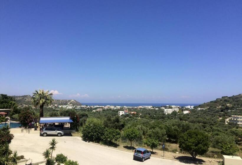 اتاق استاندارد سه تخته با چشم‌انداز باغ, Hillside Studios & Apartments