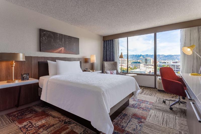 带大床的标准工作室, Residence Inn San Diego Oceanside