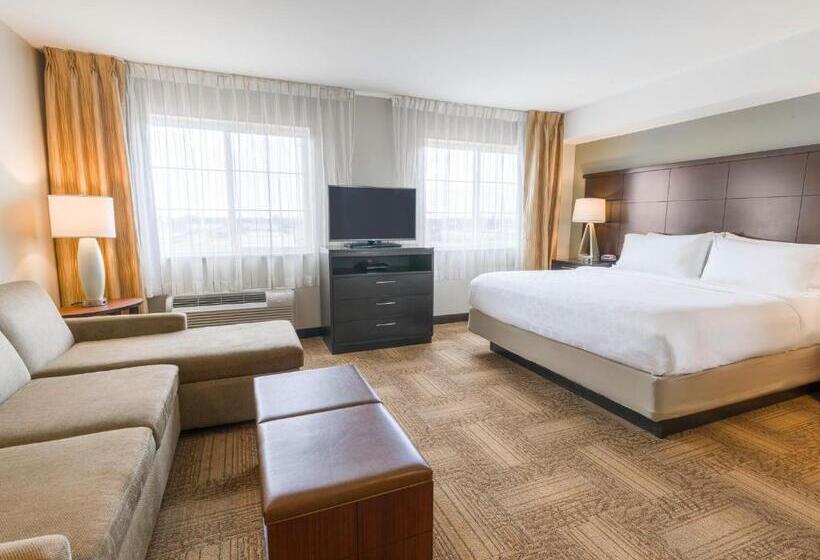 适合残疾人士使用的带超级大床的标准间, Staybridge Suites West Edmonton, An Ihg