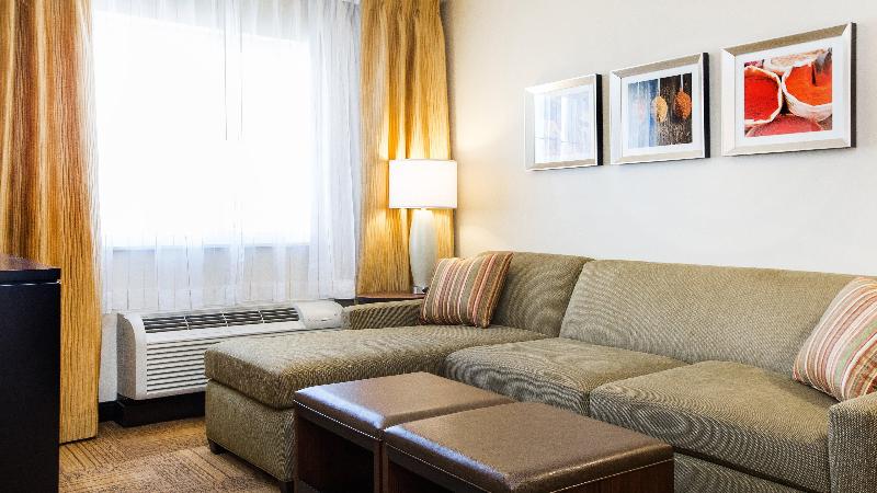 带大床的套房, Staybridge Suites West Edmonton, An Ihg