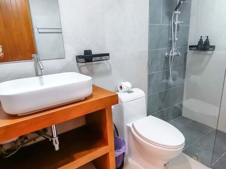 스탠다드 방갈로, The Cosy Maenam Beach Resort