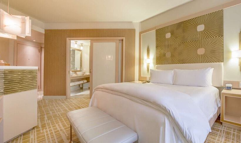 Номер Deluxe, Waldorf Astoria Panama
