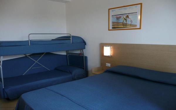 带阳台标准四人间, Bolgheri Marina Resort Ex Varo Village