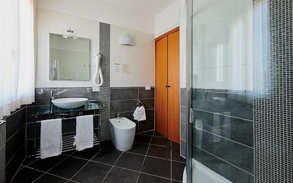 Полулюкс с Балконом, Bolgheri Marina Resort Ex Varo Village