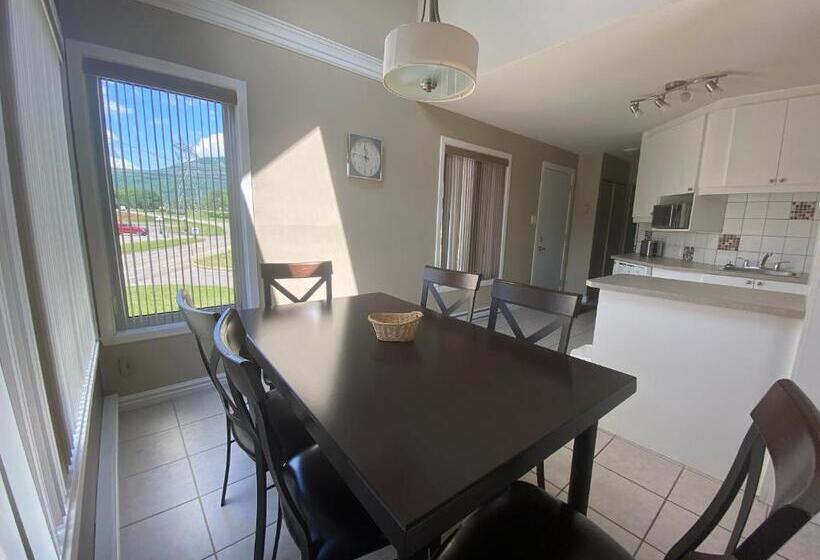 ２ベッドルームアパートメント, Condos Vacances Msa Avec Piscine Et Spas Exterieurs Gratuits 4 Saisons!!