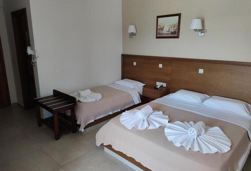 Quarto Triplo Standart Vista Mar Lateral, Filoxenia Hotel Monemvasia