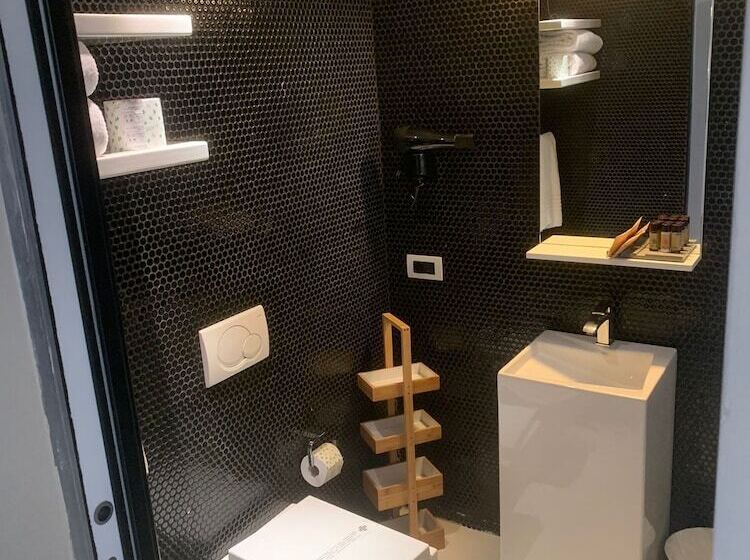 اتاق استاندارد, Navona Stay