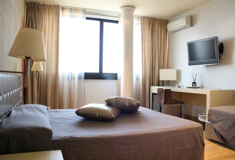 Quarto Triplo Standart, San Francisco
