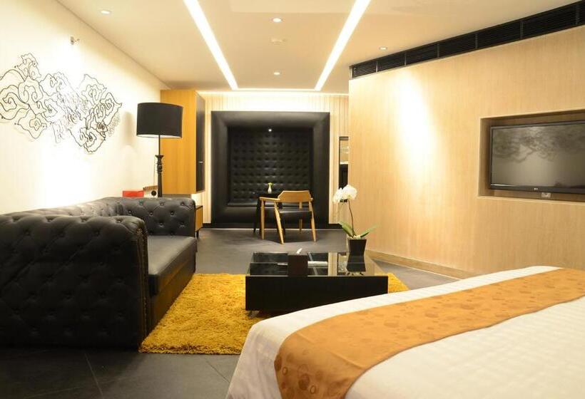Люкс Кровать Кинг, The 1o1 Bali Fontana Seminyak