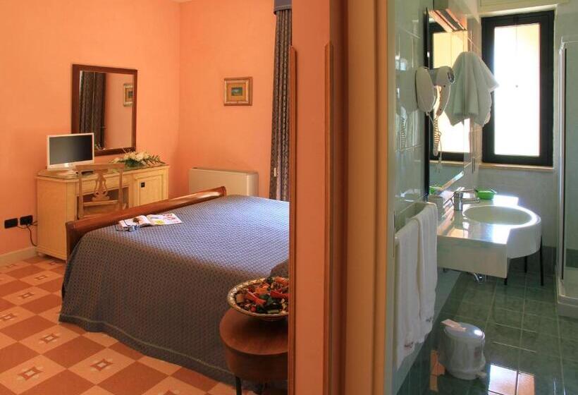 Quarto Superior, Villa Rosa Antico