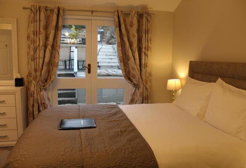 キングサイズベッドのデラックススイート, Madelines Accommodation