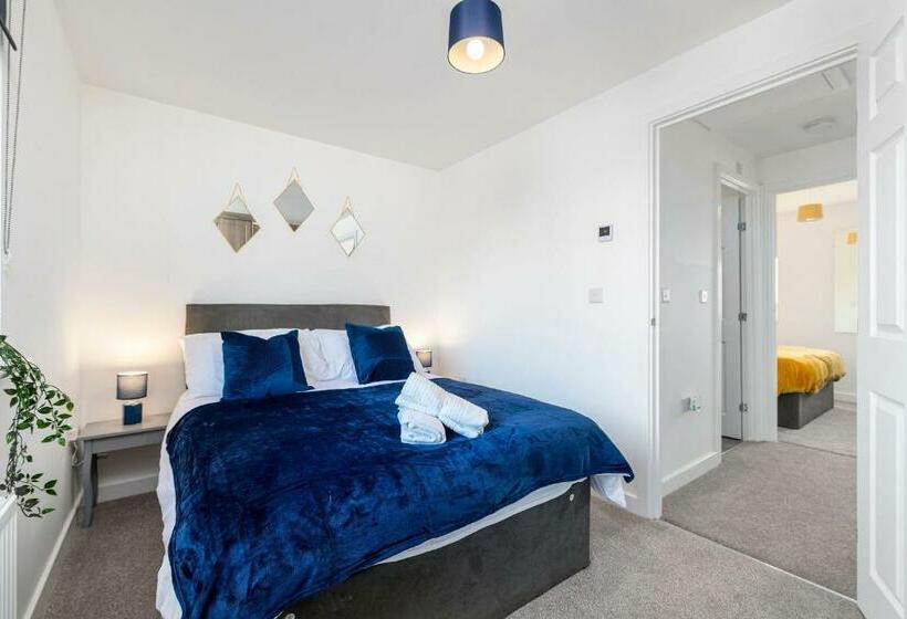 Дом 1 Спальня, The Holt Ideal For Contractors 2 Bedrooms Parking