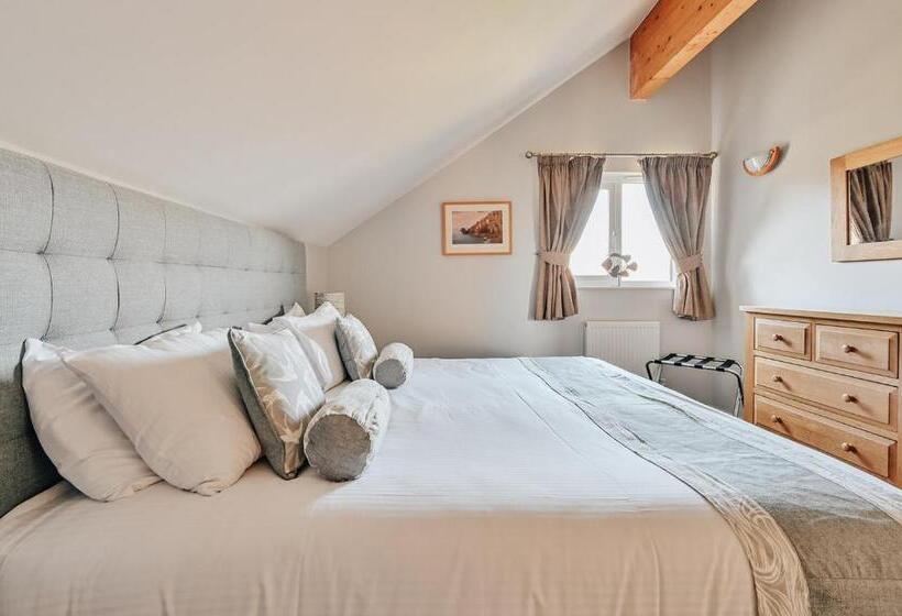 Дом 4 Спальни, Swallow Lodge With Hot Tub, Dogs Welcome Sleeps 8, Great Resort Facilities