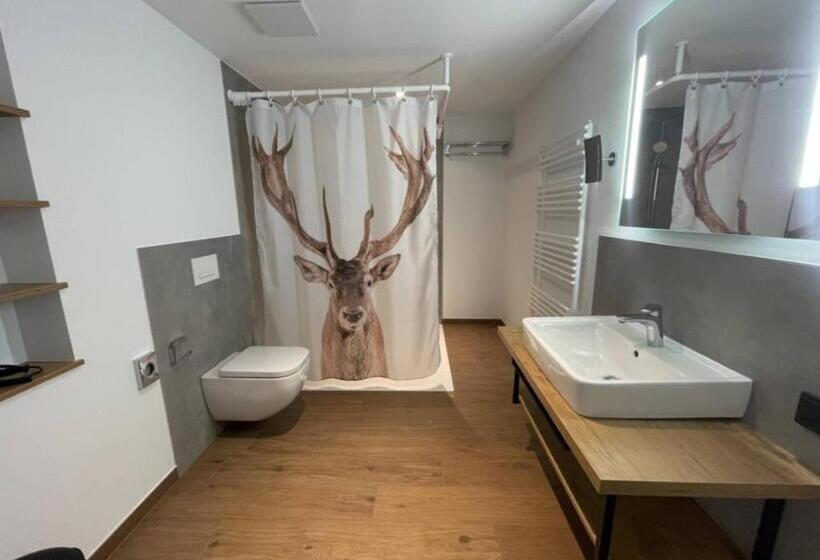 Quarto Deluxe, Am Sonnenlandpark