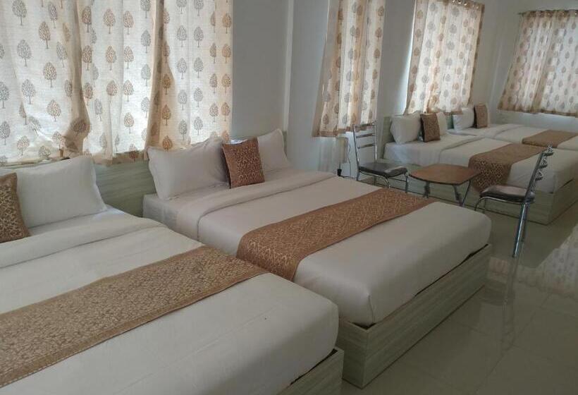 디럭스 4인 룸, Sai Inn Mysore