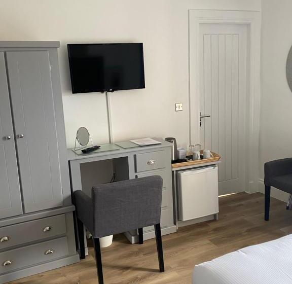 Номер Стандарт Трехместный, The Roxburgh Guest Accommodation