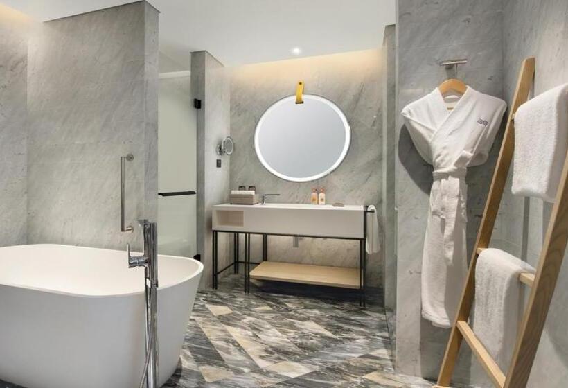 带大床的标准间, Crowne Plaza Quanzhou Riverview, An Ihg