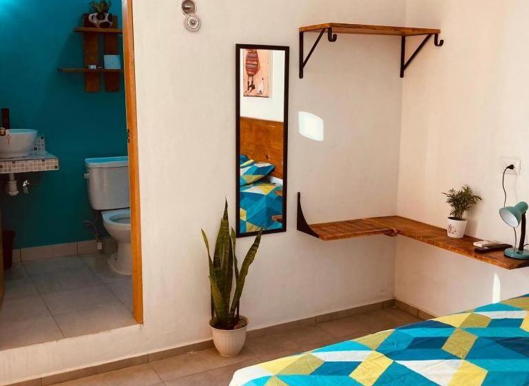 اتاق استاندارد, Almendrita Habitación I